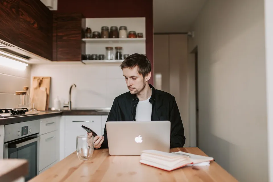 Fresh AI Directives for Grand Rapids, MN Job Seekers: Copy, Paste, Get Interviews